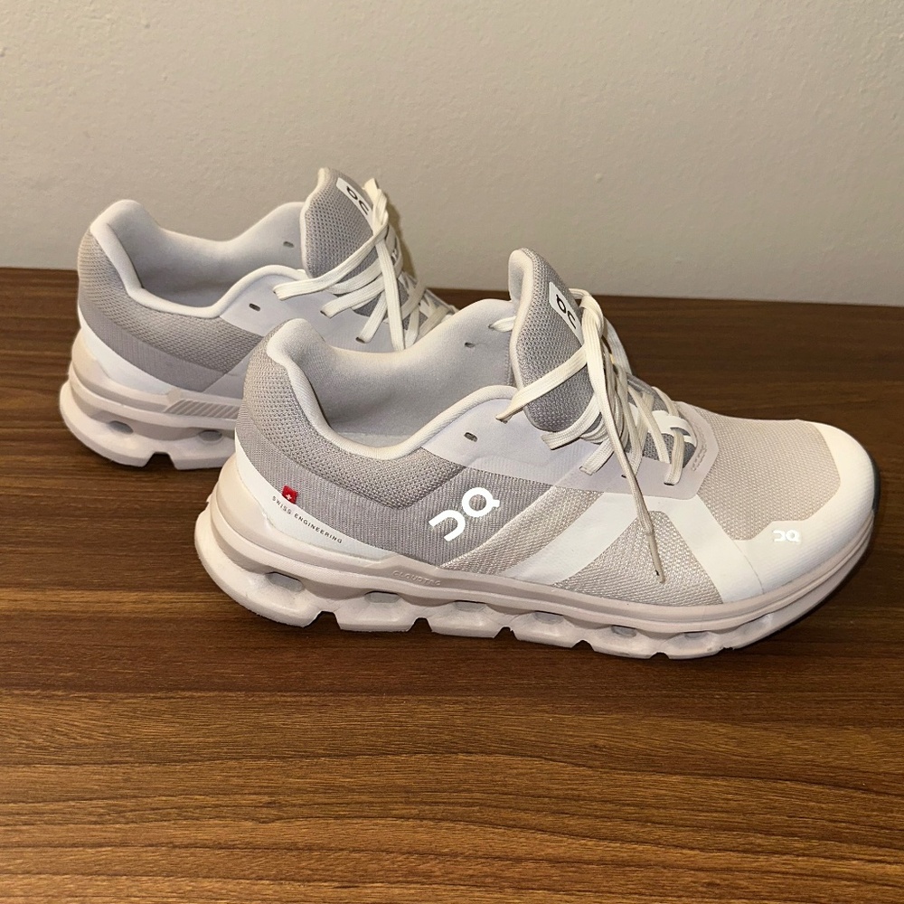 Women’s On Cloudrunner Sneakers